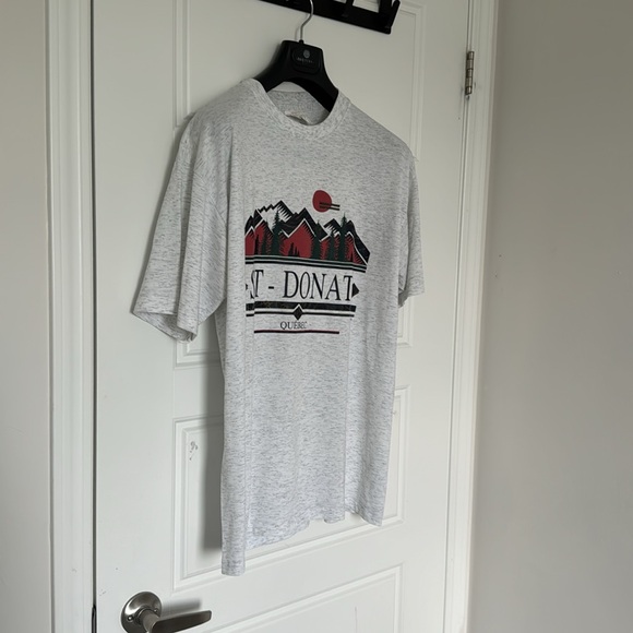 ST. DONAT QUEBEC White Graphic T Shirt in Large - Picture 6 of 7
